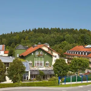 מלון Bayerischer Hof Miesbach, Bw Premier Collection ****